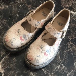Adorable floral dr martins ladies size 7